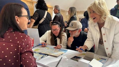 בונז׳ור בת-ים מאות משפחות מצרפת בדרך לבית החדש שלהן בעיר1.jpg