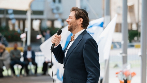 בת-ים ציינה 81 שנים לניצחון על גרמניה הנאצית בטקס זיכרון מרגש (10).jpeg